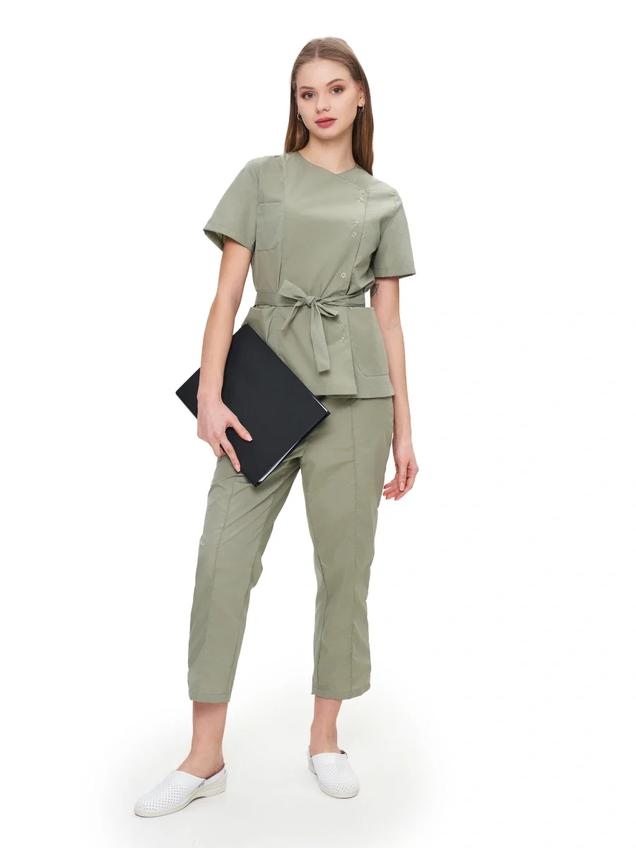 Костюм женский "Юмелия" зеленый воск АКЦИОННАЯ ЦЕНА -20% ДО 30.11.2025г. - фото 2