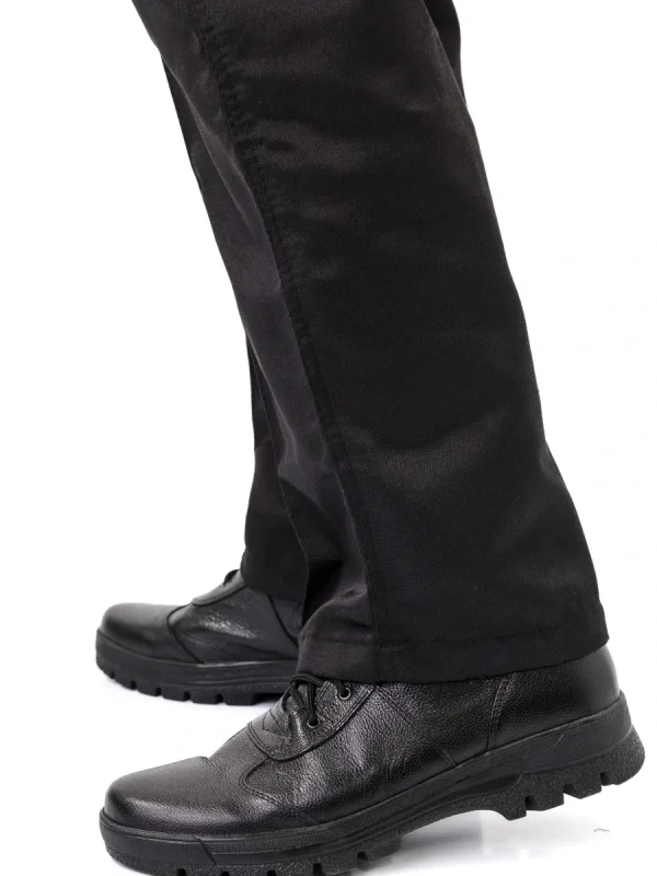 Черный мужской костюм охранника