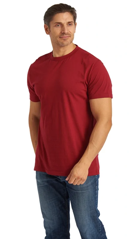 Футболка бордовая