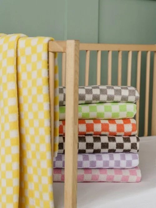 Одеяло 1,5-спальное (140 х 205) байковое, цвета в ассортименте